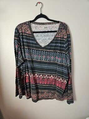 Sonoma Black Long Sleeve V-Neck Top with Pink & Blue Print
